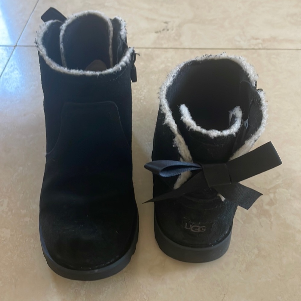 Girls suede UGG boots